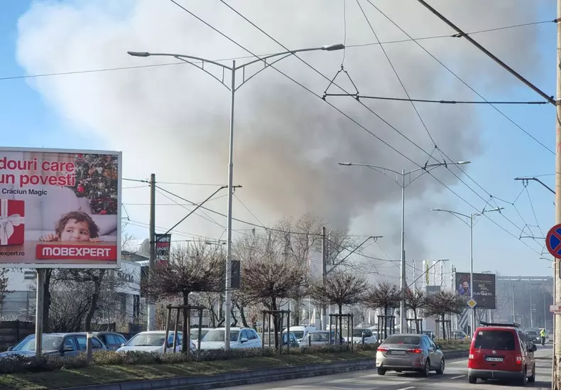 incendiu-depozit-iuliu-maniu-bucuresti-roalert5