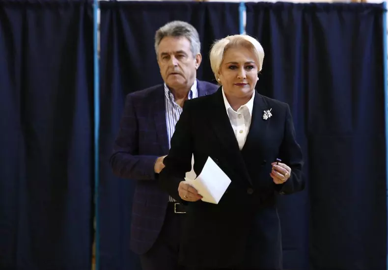 Viorica Dancila a votat la referendumum pentru redefinirea familiei (8)