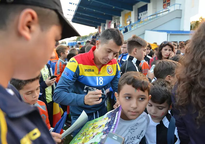 14462924_659621437548803_2391566494869677983_n