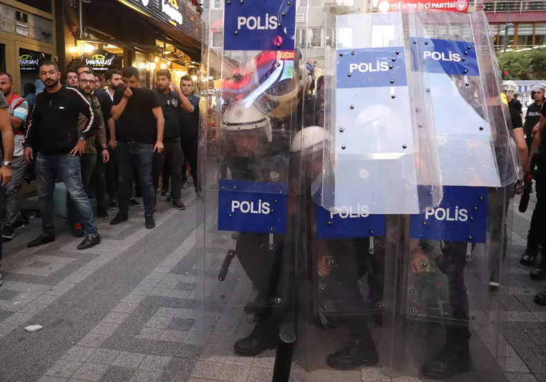 Proteste violente în Turcia (5)