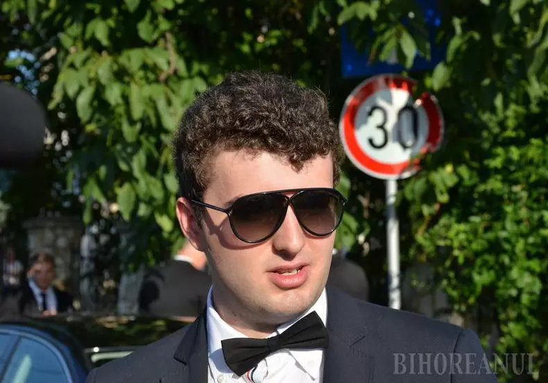 VIDEO Victor Micula, trimis de judecători la mănăstire în loc de pușcărie, după ce și-a cumpărat un arsenal prin interpuși. Milionarul e nemulțumit și cere revizuirea