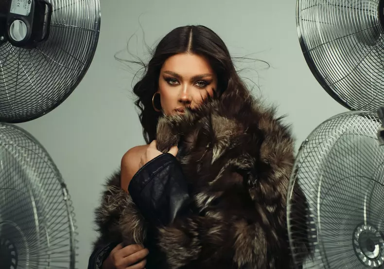 misha miller deja vu facem cum vrei tu videoclip melodie (2)