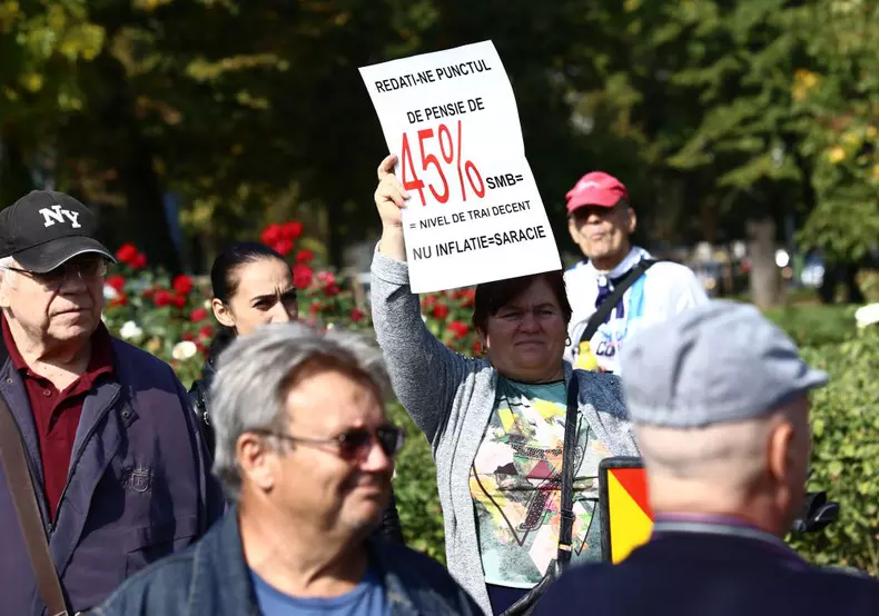 pensionarii protest in fata guvernului octombrie 2018 (6)