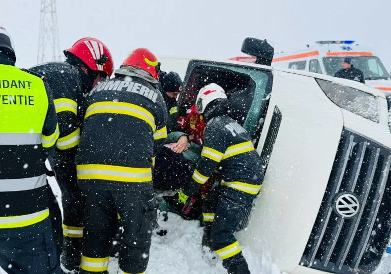 microbuz-16-oameni-rasturnat-plopsoru-giurgiu-plan-rosu-interventie4