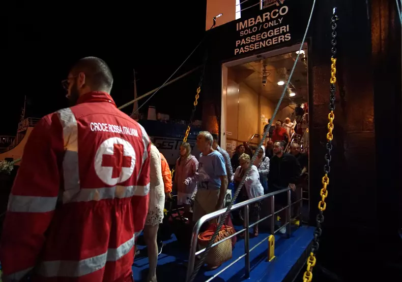 cutremur în Ischia, Italia