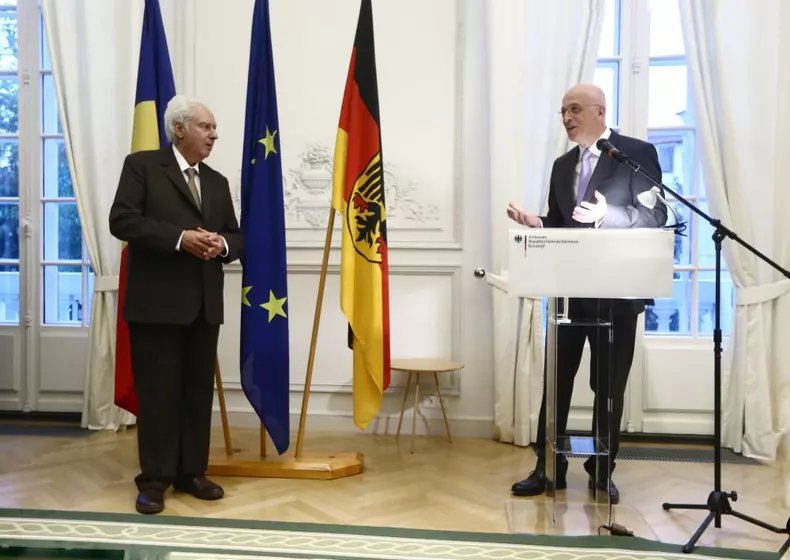 lucian boia decorat foro vlad chirea (7)