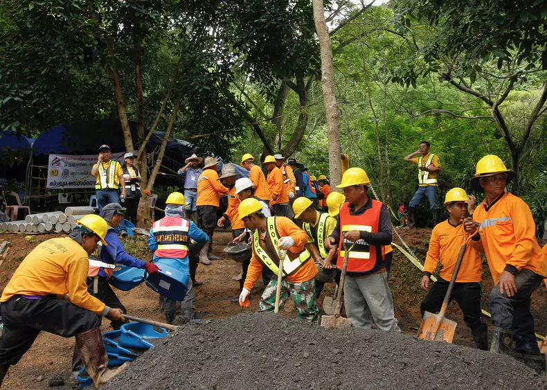 Rescue operation continues for Thai soccer team trapped in cave