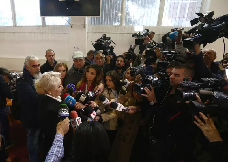 Viorica Dancila a votat la referendumum pentru redefinirea familiei (3)