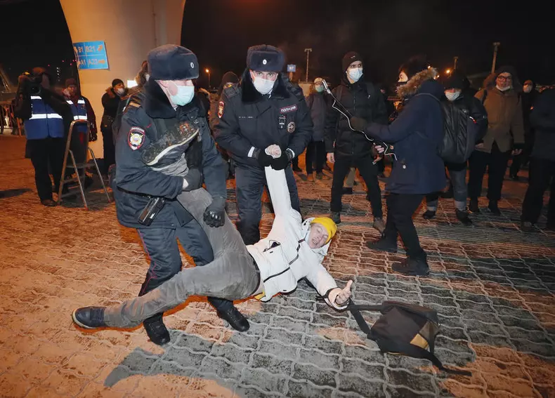 Russian opposition leader Alexei Navalny to return to Moscow