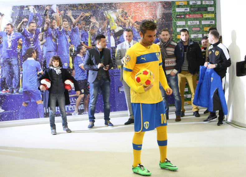 Adrian_Mutu_Petrolul_Ploiesti_2.JPG