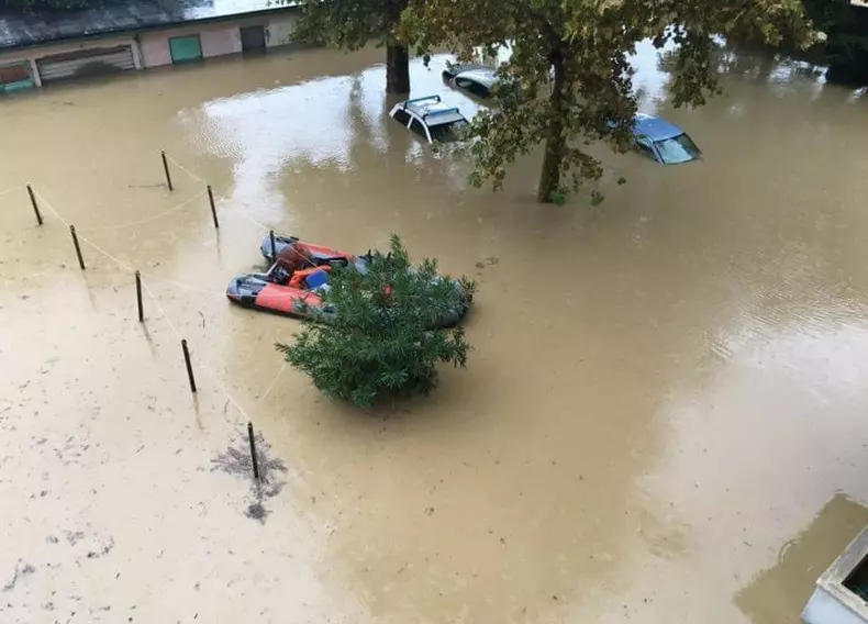 inundatii puternice in Toscana