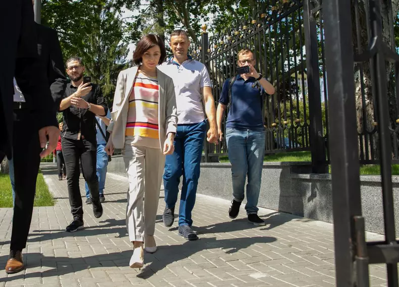 maia sandu parlament (9)