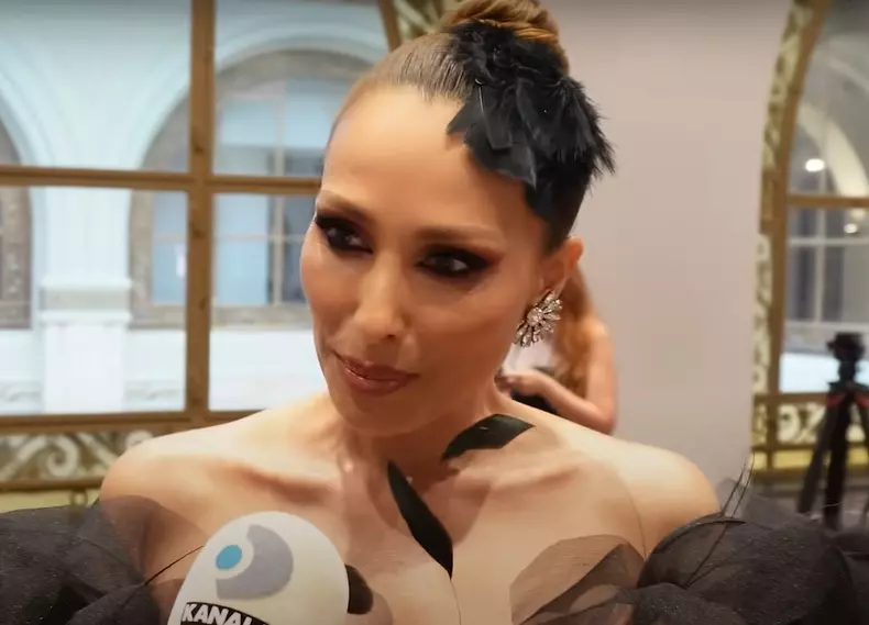 Iulia Vantur 3