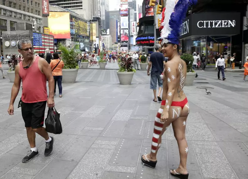 Times_Square_topless_EPA_7.jpg