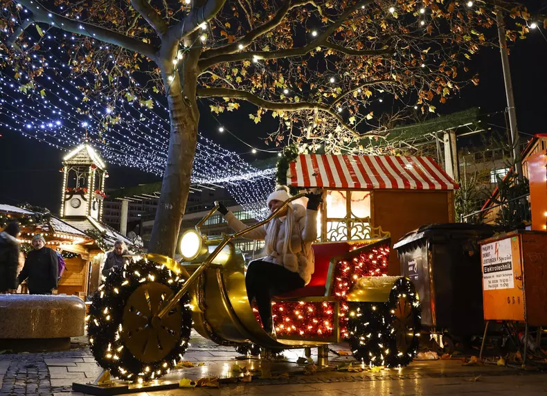 Germany's traditional Christmas markets hit by energy crisis