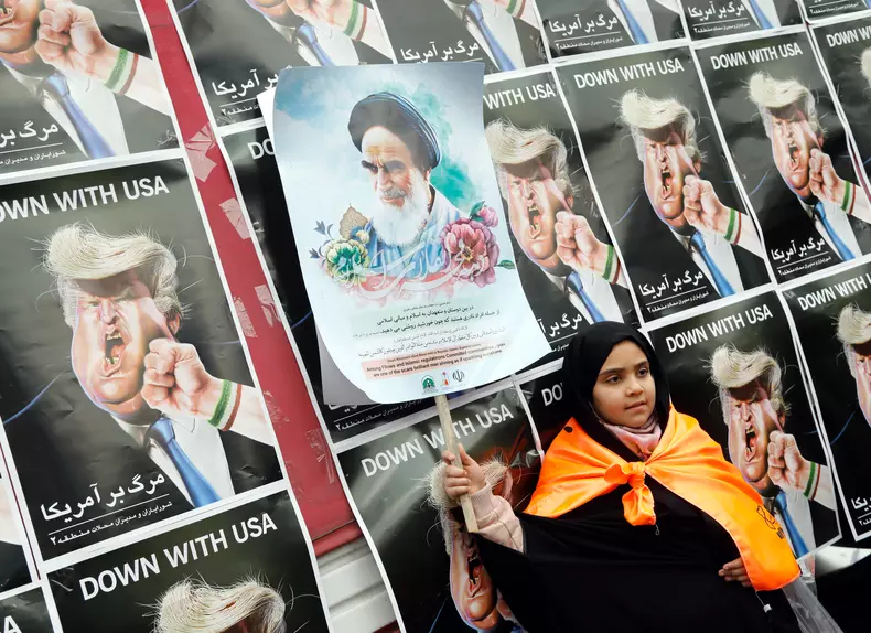 Sute de mii de iranieni au scandat "moarte Americii", la 38 de ani de la revoluția islamică