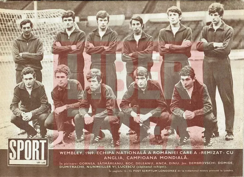1969-Mircea Lucescu, alaturi de Dinu, Dembrovschi, Satmareanu, Sandu Boc, Dumitrache si ceilalti, dupa Anglia-Romania 1-1, pe Wembley