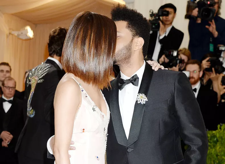 Selena Gomez și The Weeknd, gala Met 2017