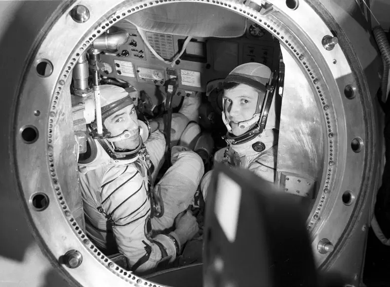 Cosmonauts Leonid Popov and Dumitru Dorin Prunariu
