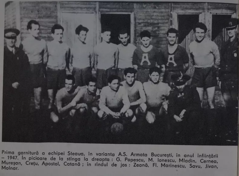Steaua-1947-prima-echipa.jpg