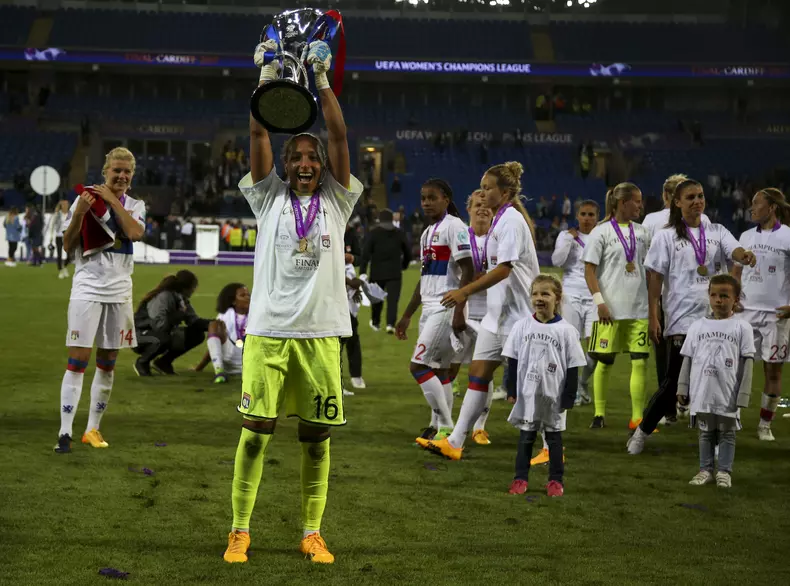 Olympique Lyon vs Paris Saint-Germain