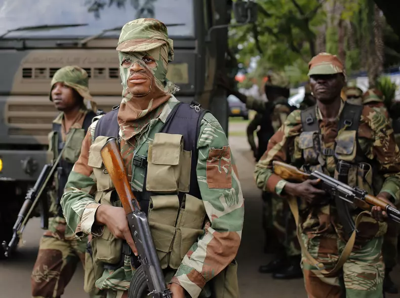 Criză în Zimbabwe: Mii de oameni au ieșit pe străzi pentru cere demisia lui Robert Mugabe