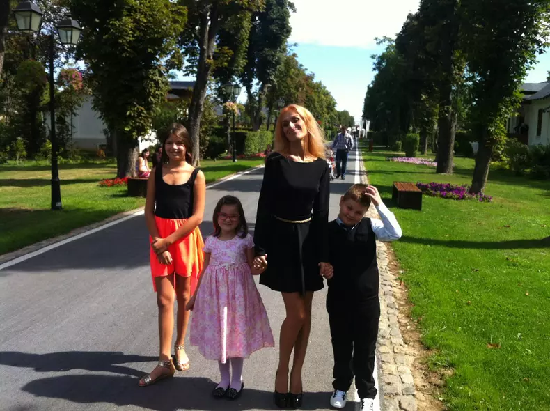 cosmin-cernat-sotia-madalina-si-cei-trei-copii-2