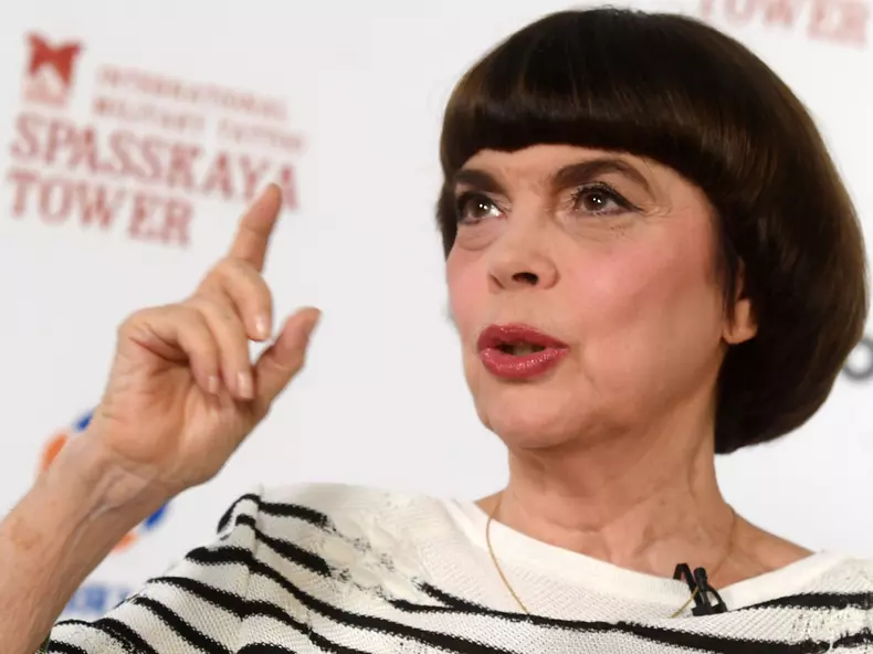 Mireille Mathieu's news conference on Red Square