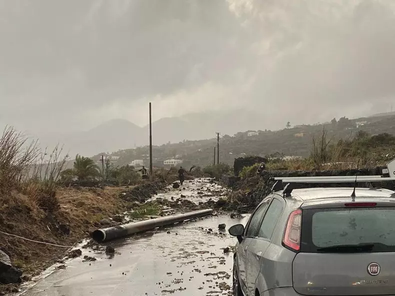 A tornado in Pantelleria kills 2 and injures 9