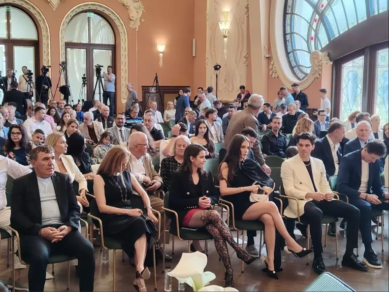 ianis hagi, elena tanase, kira hagi, sotie gheorghe hagi cazino constanta 1