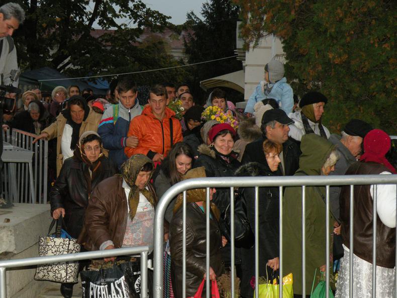 procesiune_moaste_sf._parascheva__11__01.JPG