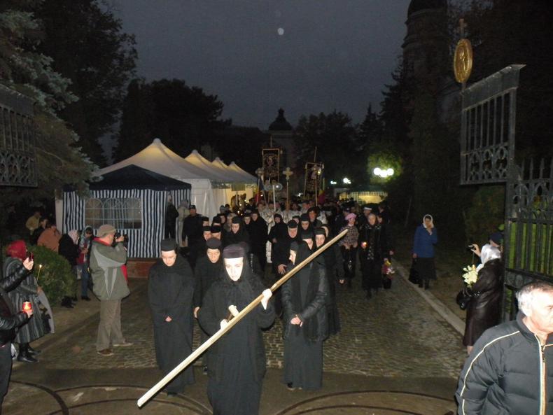 procesiune_moaste_sf._parascheva__78__01.JPG