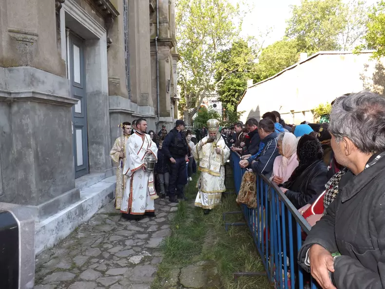 IZVORUL TAMADUIRII (44)