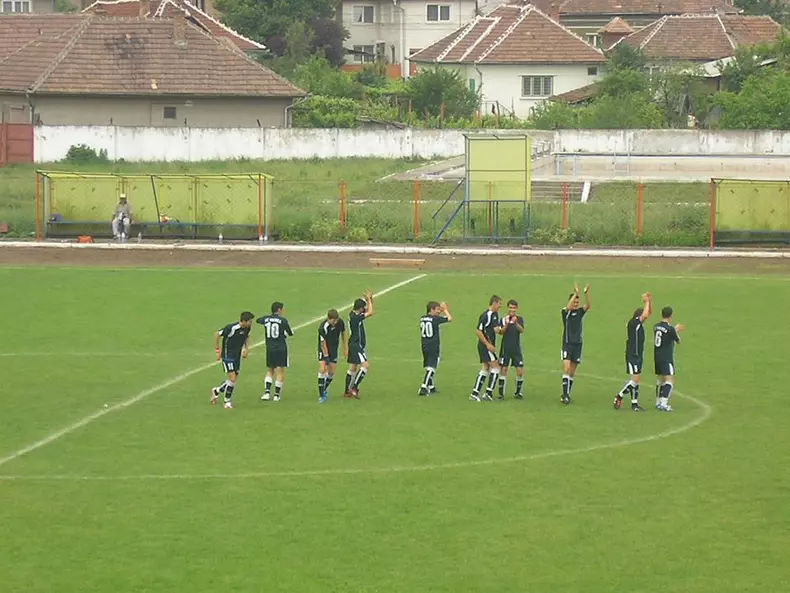 1075262_490763774333743_1104636137_n