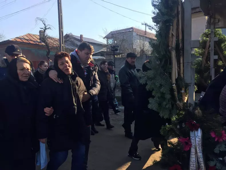 inmormantare victime Palilula