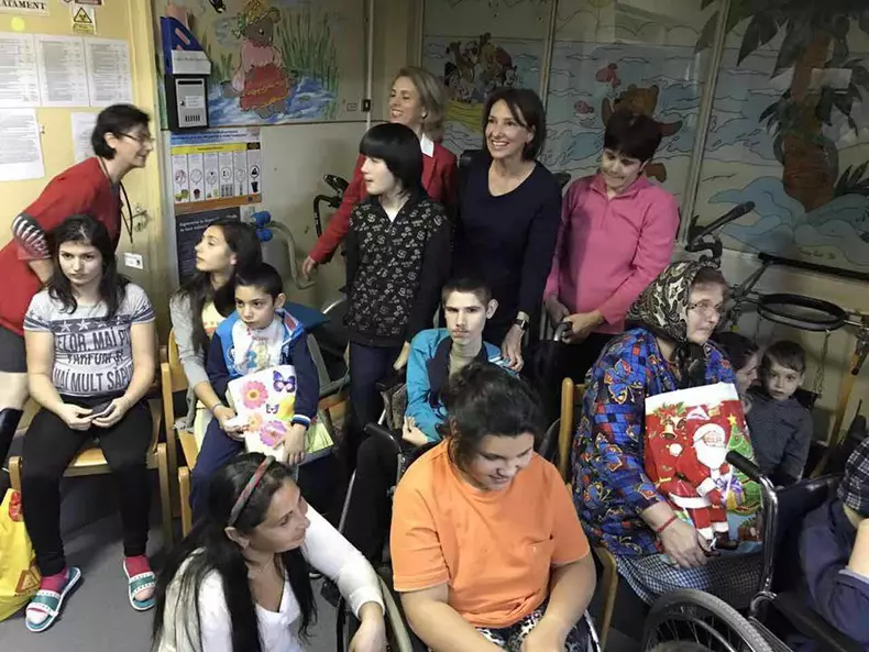 Președintele Iohannis în vizită la copiii cu dizabilități