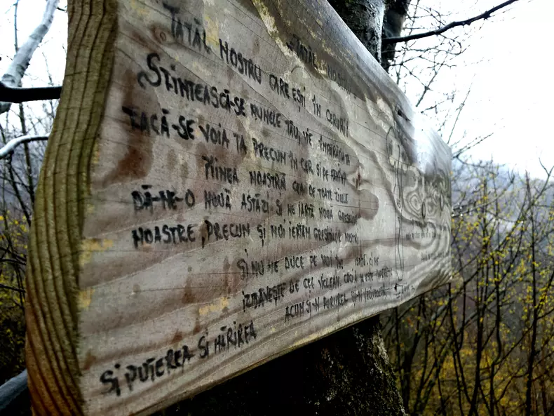 Cătunul din Munții Cernei unde se ajunge cu scara. (5)