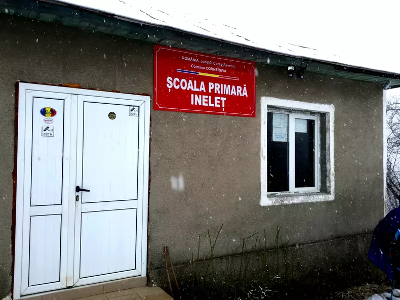 Cătunul din Munții Cernei unde se ajunge cu scara. (9)