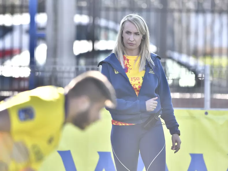 Andreea Delean conduce încălzirea   FOTO: Răzvan Păsărică