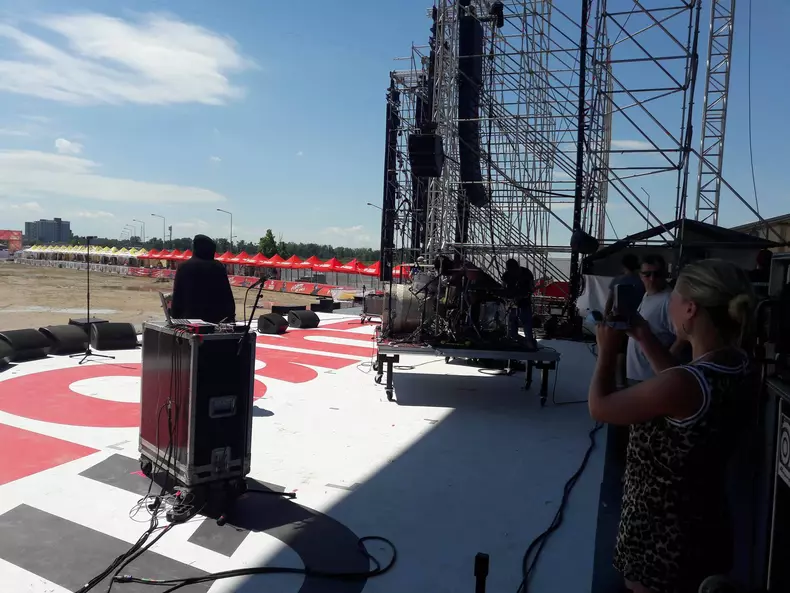 carlas dreams_cagule