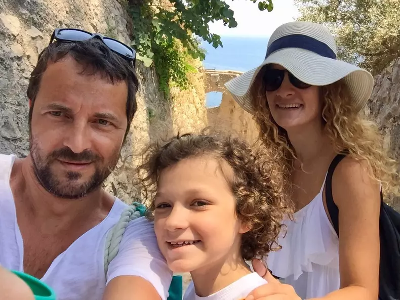 Andrei Aradits in Ravello, Coasta Amalfi, cu sotia si fiul
