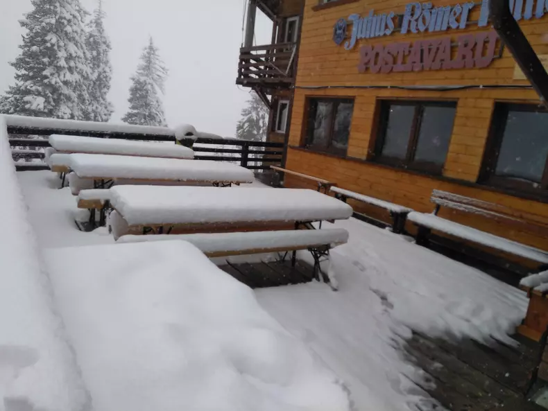 Ninsoare la Postăvarul