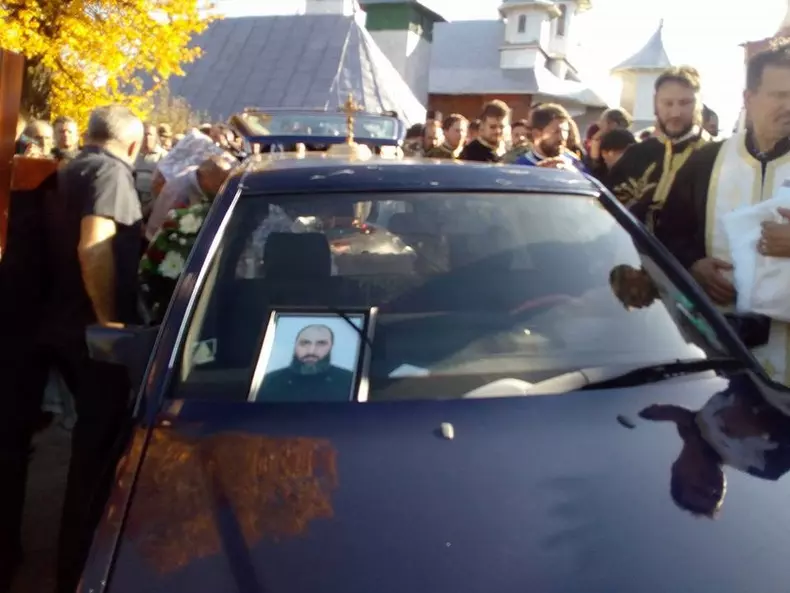 Preotul Petru Gavril a fost înmormântat împreună cu fetița lui (2)
