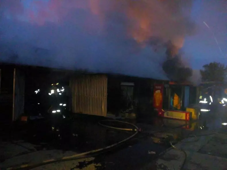 Incendiu depozit iasi5