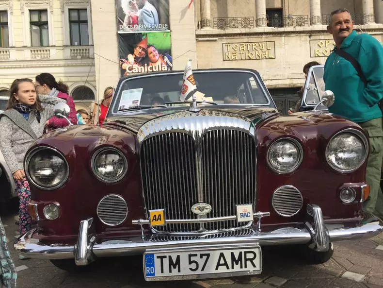 limuzină ce a aparținut unui lord englez_la Timisoara (1)