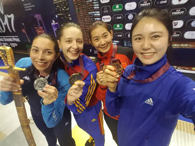 Ana-Maria-Branza-selfie-pe-podium-la-Doha-2017-1024x768