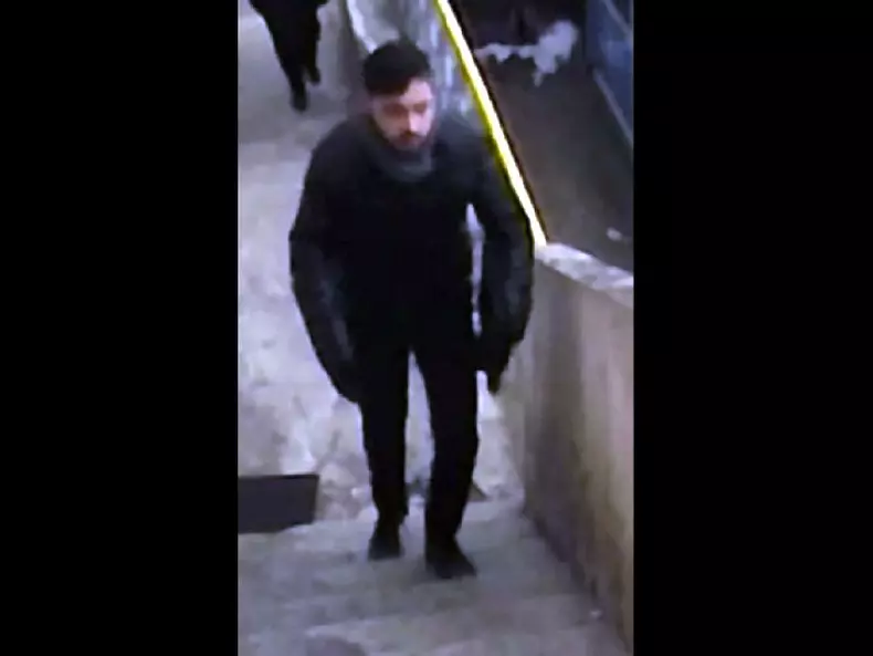 Cine este bărbatul care și-a împins tatăl de la balcon în Roman (2)
