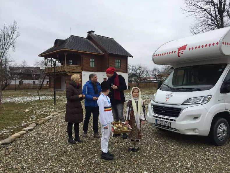 Paula Chirilă și Dan Helciug i-au dat o mână de ajutor lui Mircea Radu