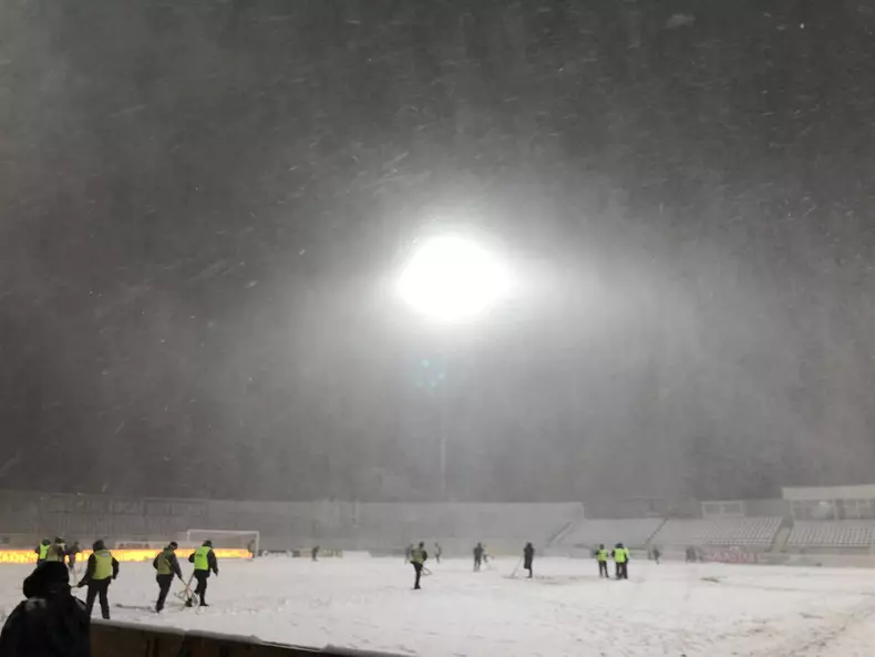 Meciul de fotbal FC Botoșani - Dinamo, amânat din pricina zăpezii  FOTO: Tudor C