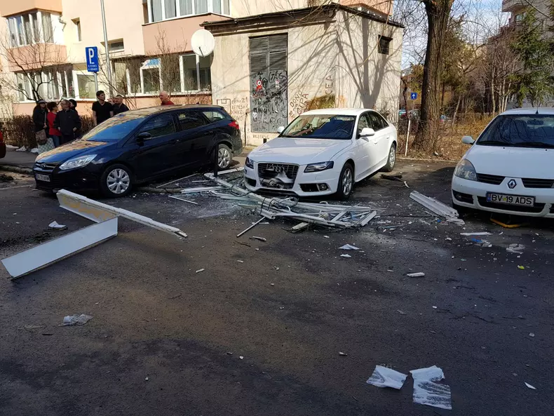 Explozie într-un apartament din Brașov. Un bărbat a suferit arsuri